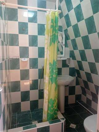 Гостиница Коралл Головинка Стандартный трехместный номер-5